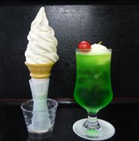 ソフトクリームとクリームソーダ